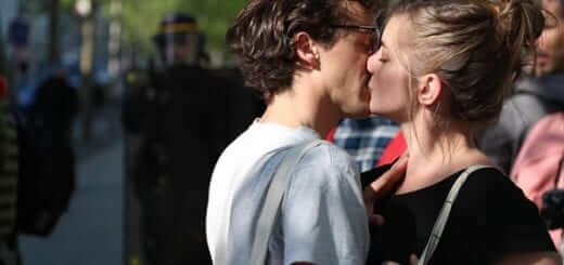 Chuyện nghiêm túc, chuyện sân si