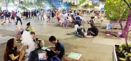 Giàu Nhà Quê Không Bằng Ngồi Lê Thành Phố: Một Thế Hệ Gạt Nước Mắt Giữa Phố Thị, Chênh Vênh Ở Hay Về